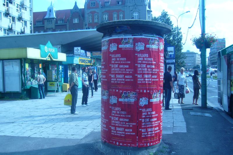 plakatowanie w Nowym Sączu