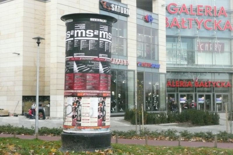 plakatowanie w mieście Szczytno